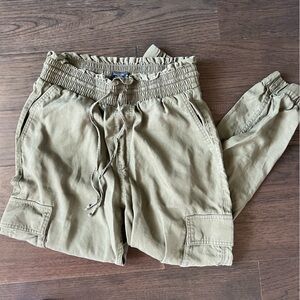 Abercrombie olive cargo joggers